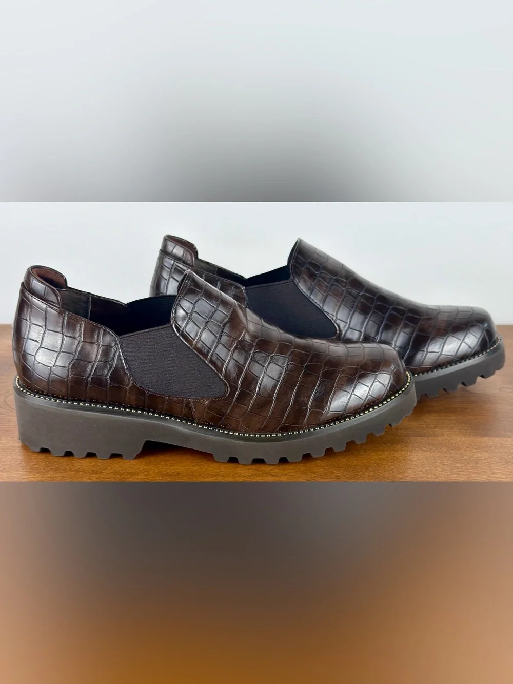 Vaneli Womens 7 Zivana Loafers Brown Leather Crocodile Texture Lug Sole NWOB New